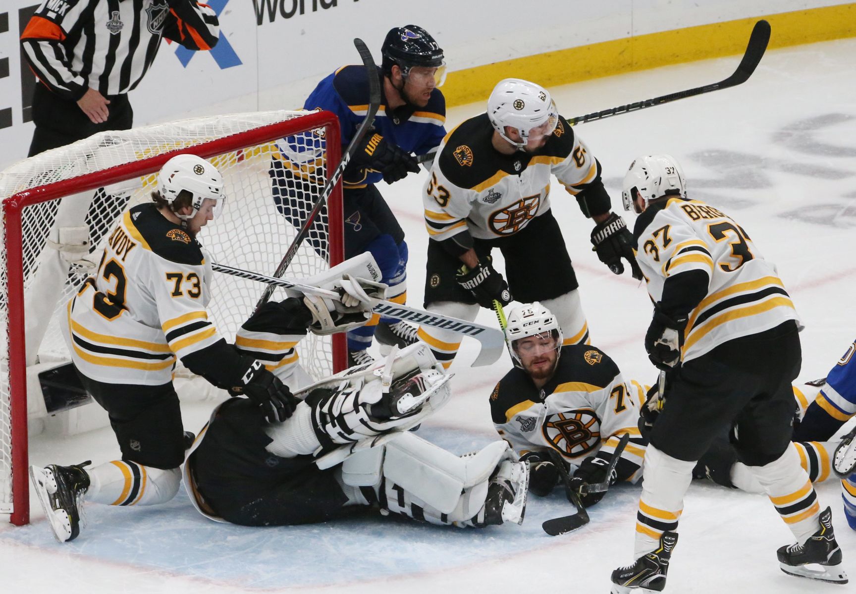 Blues skate in critical Game 4 for the Stanley Cup